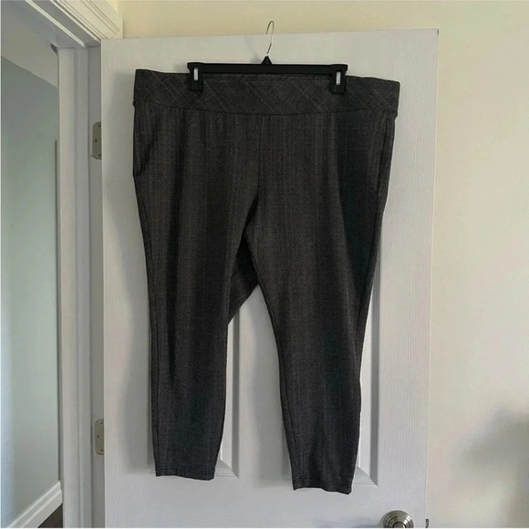 Size 4R Torrid Grey Pull-On Relaxed High-Rise Pant - Picture 2 of 5